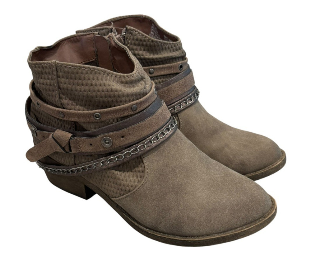 SO Womens 7 Taupe Western Ankle Boots Moto Chain Booties